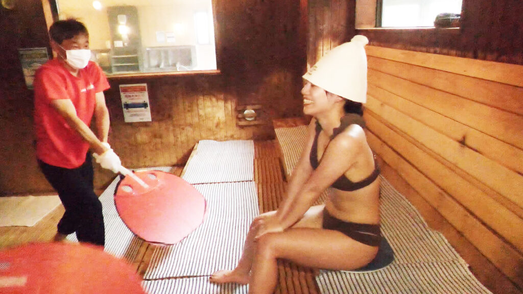 S1-EP03 ヨイショ!本格ロウリュウ体験!