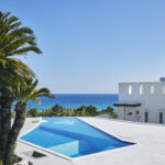 パスポートのいらない世界旅行②サントリーニ島と伊豆の自然が融合する癒しの場所