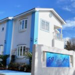 窓の外に海があった朝が、ご褒美